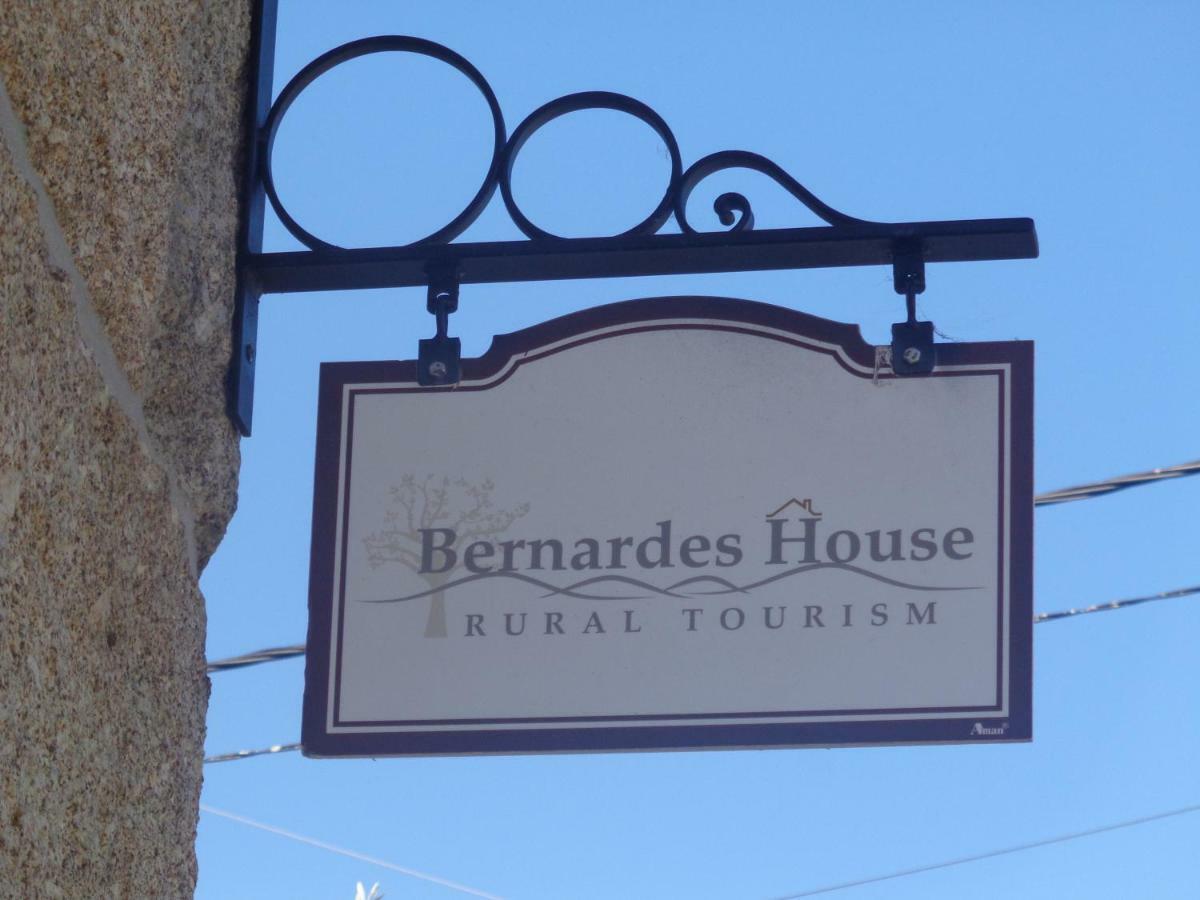 Bernardes House Casa de hóspedes Castelo de Paiva Exterior foto